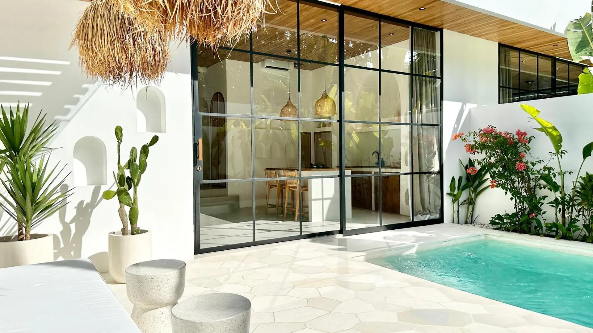 The Suites By The Young Villas Uluwatu