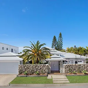 https://coastal-elegance.queenslandhotels.net
